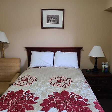 Clarysville Motel Frostburg Εξωτερικό φωτογραφία