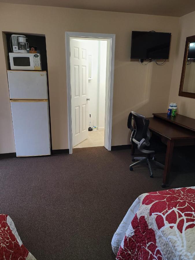 Clarysville Motel Frostburg Εξωτερικό φωτογραφία