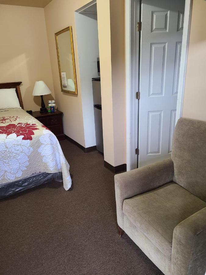 Clarysville Motel Frostburg Εξωτερικό φωτογραφία