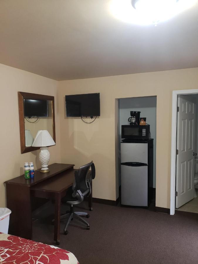 Clarysville Motel Frostburg Εξωτερικό φωτογραφία