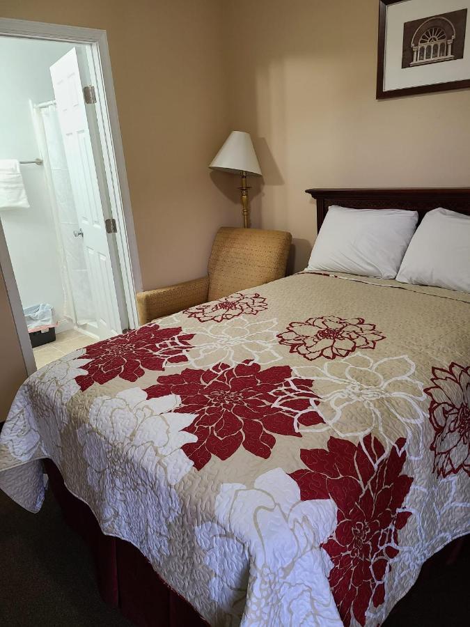 Clarysville Motel Frostburg Εξωτερικό φωτογραφία