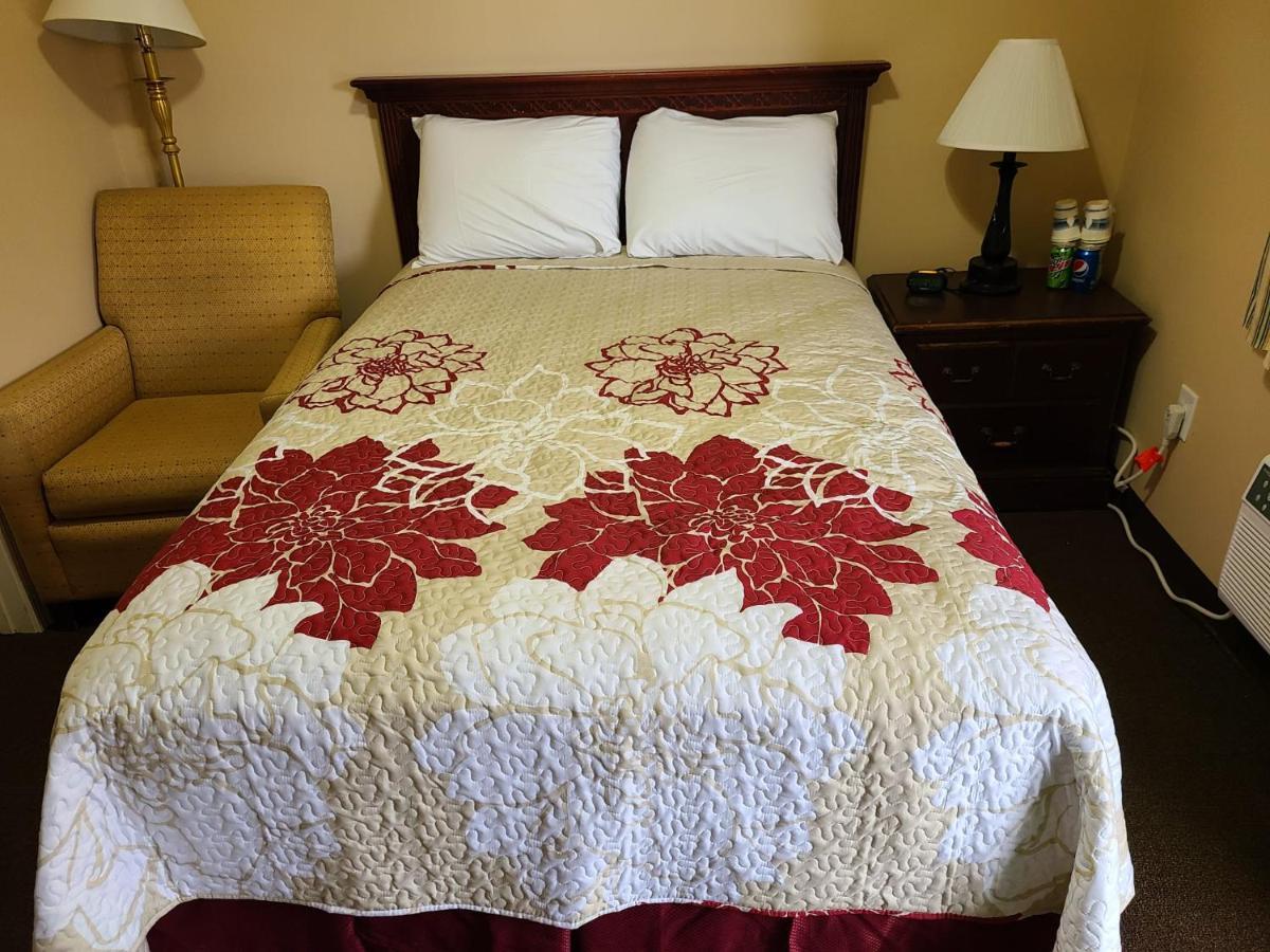 Clarysville Motel Frostburg Εξωτερικό φωτογραφία