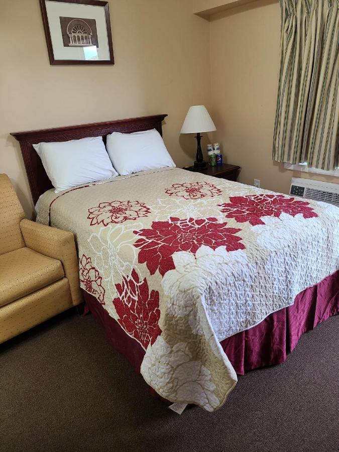 Clarysville Motel Frostburg Εξωτερικό φωτογραφία