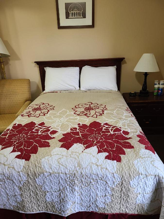 Clarysville Motel Frostburg Εξωτερικό φωτογραφία