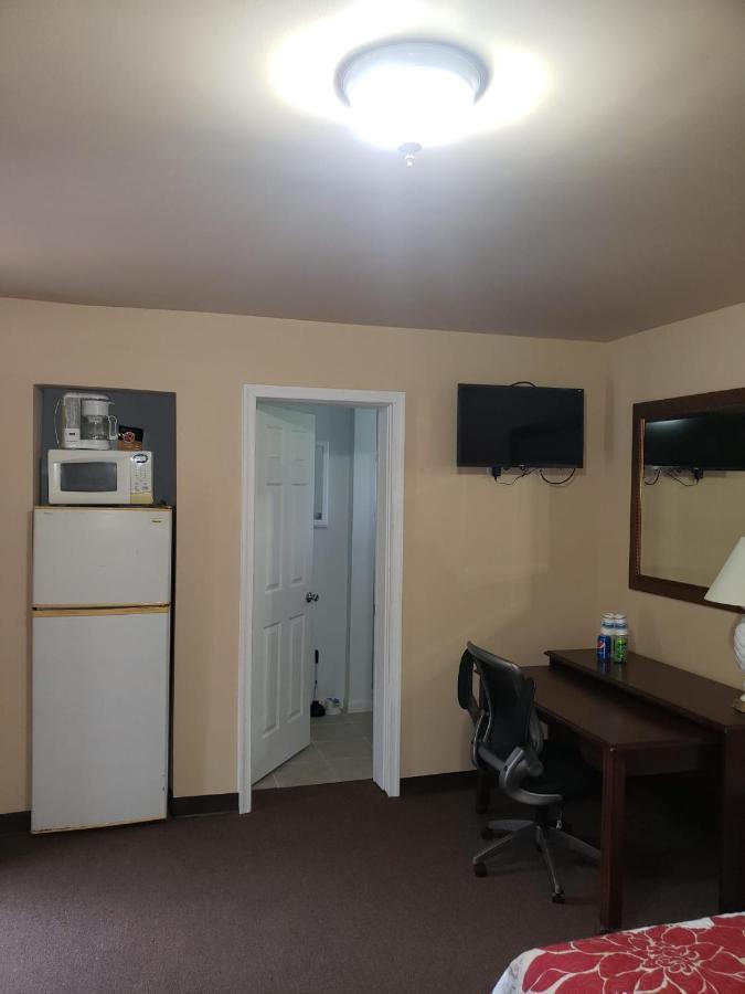 Clarysville Motel Frostburg Εξωτερικό φωτογραφία