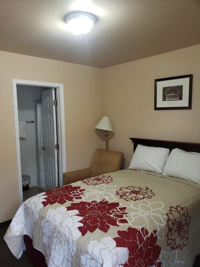 Clarysville Motel Frostburg Εξωτερικό φωτογραφία
