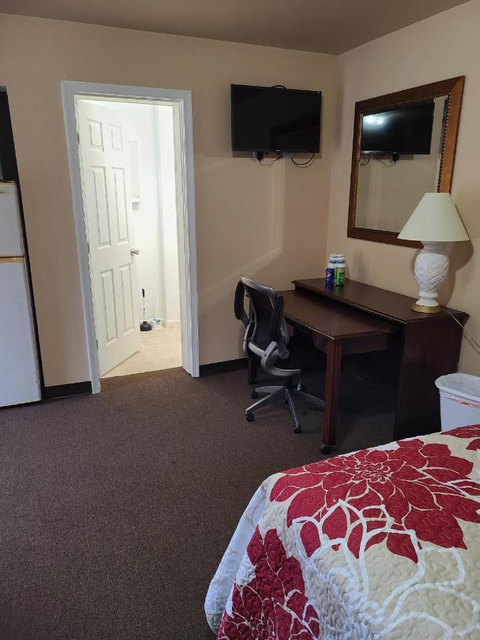 Clarysville Motel Frostburg Εξωτερικό φωτογραφία