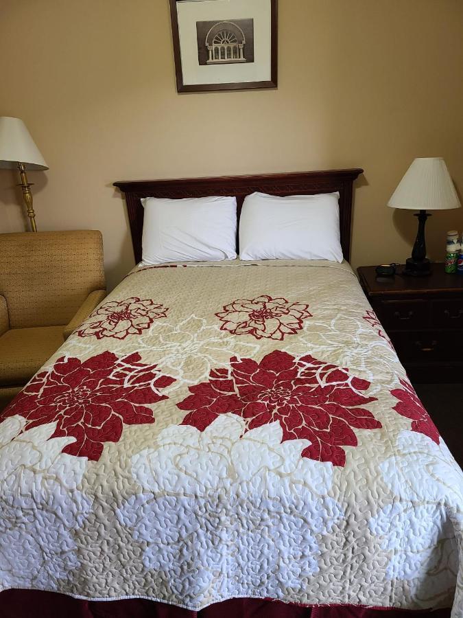 Clarysville Motel Frostburg Εξωτερικό φωτογραφία