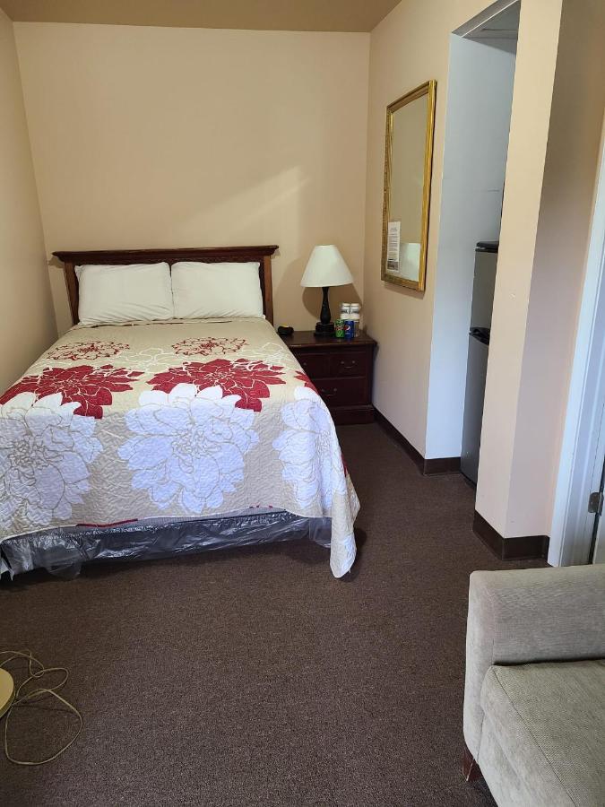 Clarysville Motel Frostburg Εξωτερικό φωτογραφία