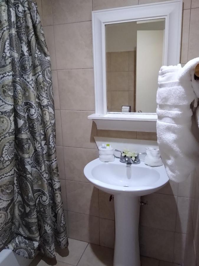 Clarysville Motel Frostburg Εξωτερικό φωτογραφία