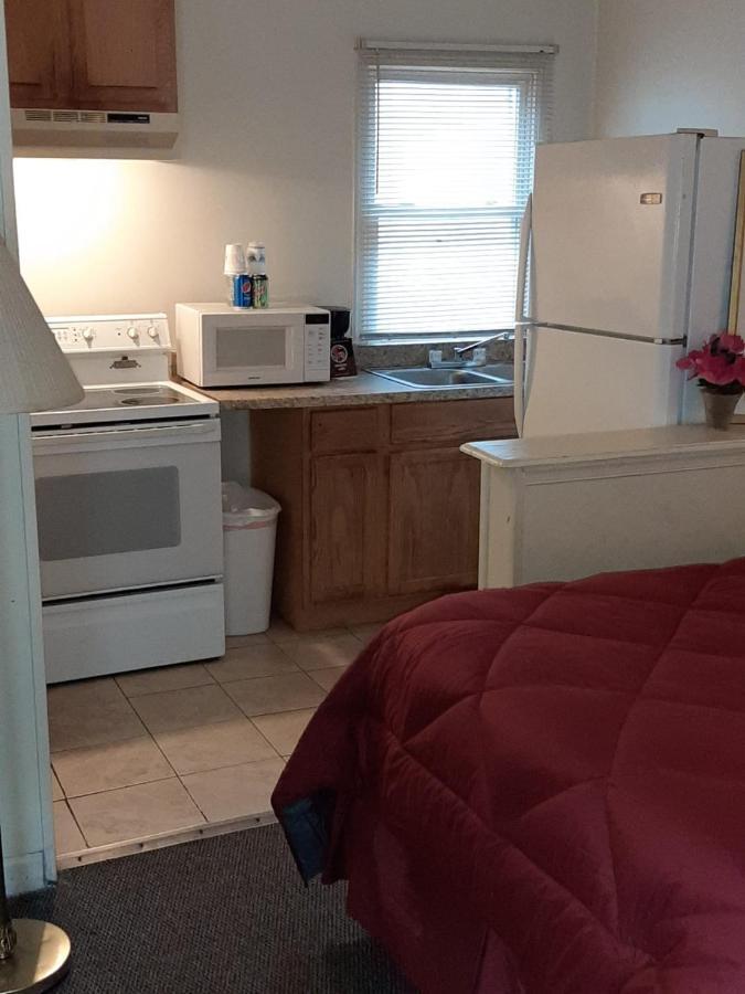 Clarysville Motel Frostburg Εξωτερικό φωτογραφία