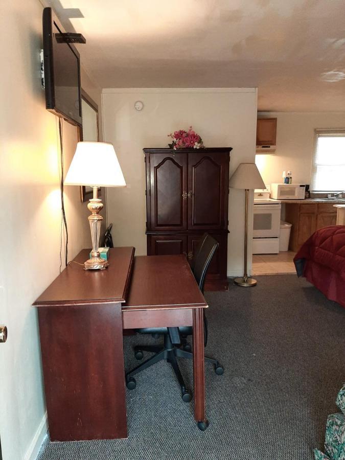 Clarysville Motel Frostburg Εξωτερικό φωτογραφία